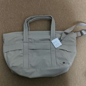 Lululemon On My Level Duffel, Small, brand new!